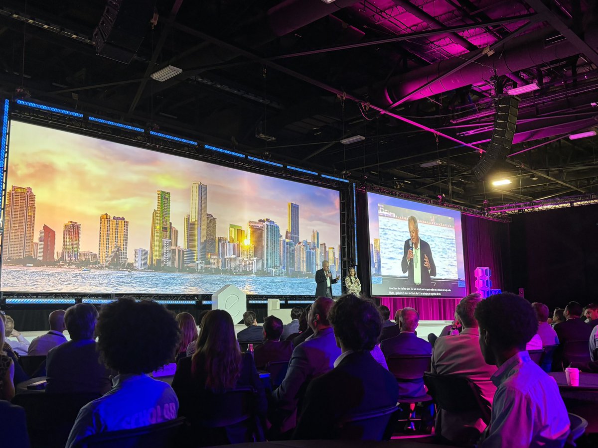 AlexShtarkman's tweet photo. @eMergeAmericas kicks off with a welcome from its fearless leaders @melmedina305 and Manny Medina! Thank you for having me and excited to be judging the startup competition tomorrow! https://t.co/AdSr2P4lHJ