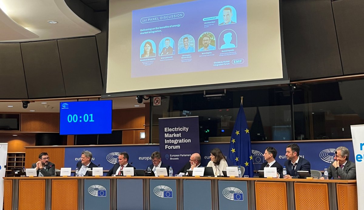 energytraderseu's tweet image. 🎙️An honour for our CEO to speak at the 1st #EMIF &amp;amp; reflect on how much #customer benefit #marketintegration has delivered &amp;amp; look ahead to further benefits – security, #competitiveness &amp;amp; #decarbonisation – that can be unlocked through the extension of the #IEM beyond the #EU27 🇪🇺