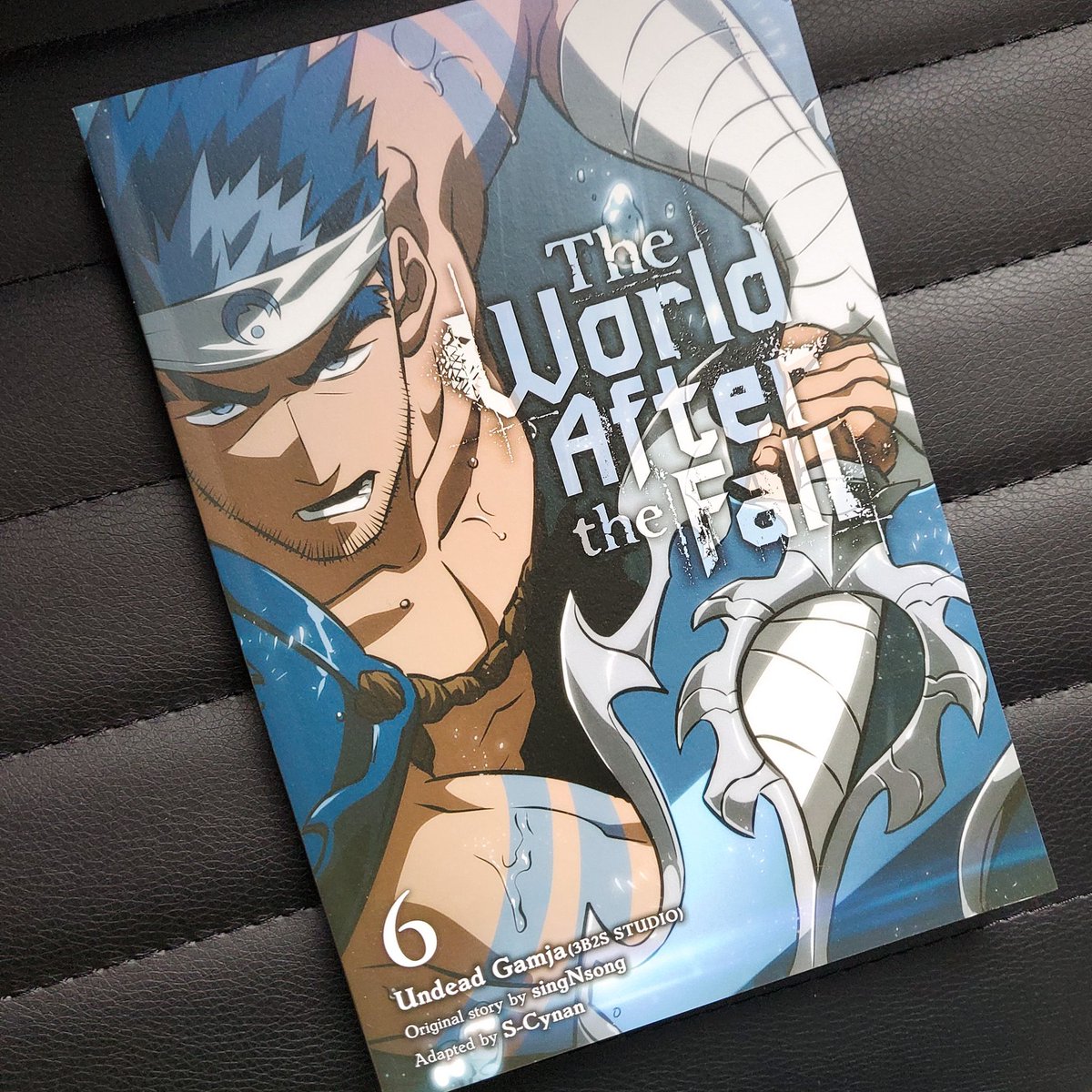 So many characters! So much world-building! All this ACTION! You're not ready for the next volume of The World After the Fall! 🤯 The World After the Fall, Vol. 6 is coming to bookstores near you May 21st, so pre-order your copy today!: buff.ly/43V8cHg