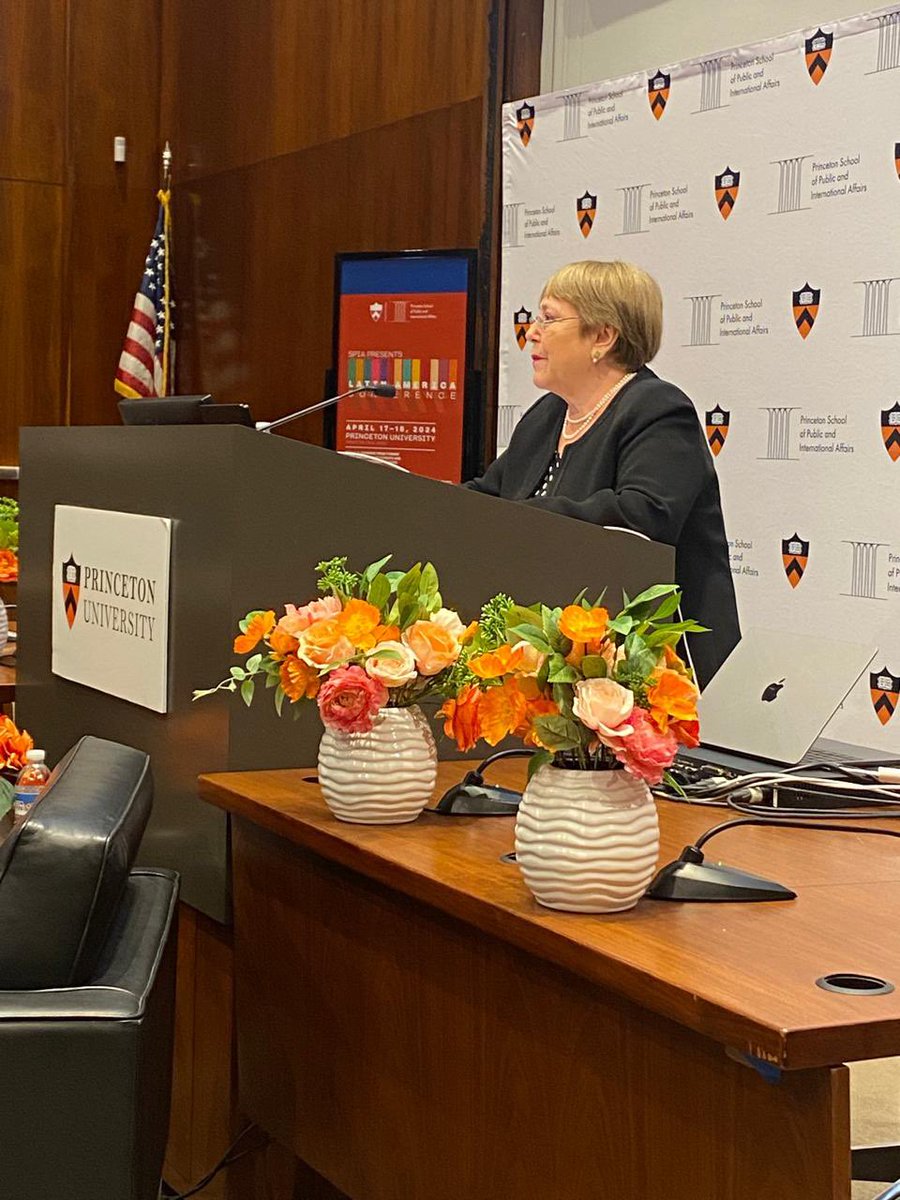 Siempre es relevante escuchar a @mbachelet sobre los retos que enfrenta América Latina, en la Conferencia de @PrincetonSPIA Escribiré sobre ello en @heraldodemexico