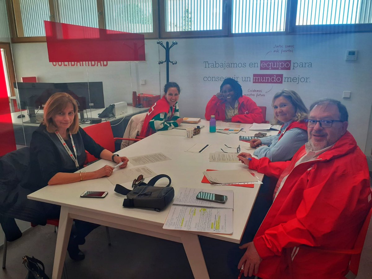 📌 En #CruzRojaEmpleo hemos tomado nota de lo que nos habéis pedido y, el equipo del proyecto PUENTES se reunió para actualizar los apoyos y respuestas que podemos ofreceros si estáis #buscandotrabajo

Estad atentas porque se vienen cositas.... 🤗
#cadavezmásiguales #empleo