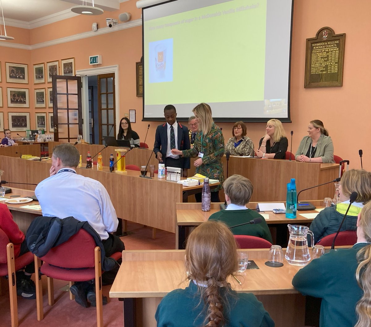 This morning Mayor of Tonbridge and Malling James Lark, held a lively debate with eleven schools from the borough about sugar in foods, bringing birthday sweets to school, and whether mobile phones should be banned from schools. This was followed by a tour of the Mayor's Parlour.