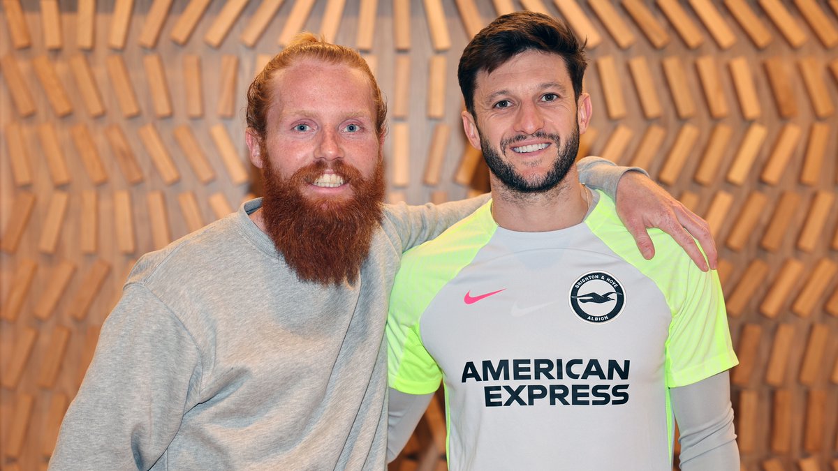 .@HardestGeezer meeting some of the squad! 🤝
