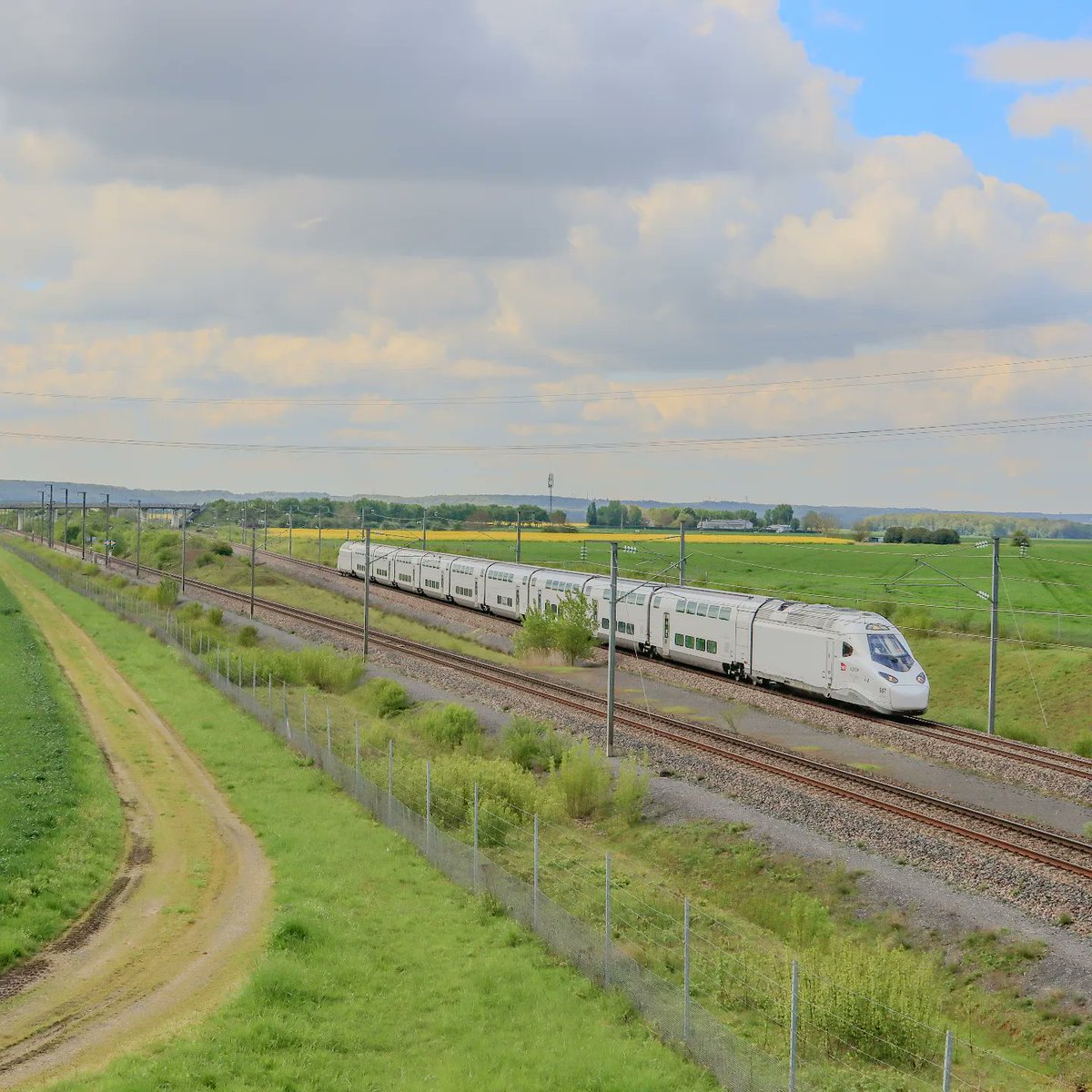 Essai sur la LGV EST pour cette rame TGV M ce matin ; le train a fait un aller retour Strasbourg <> Roissy Cdg2. @Alstom @SNCFVoyageurs @GroupeSNCF