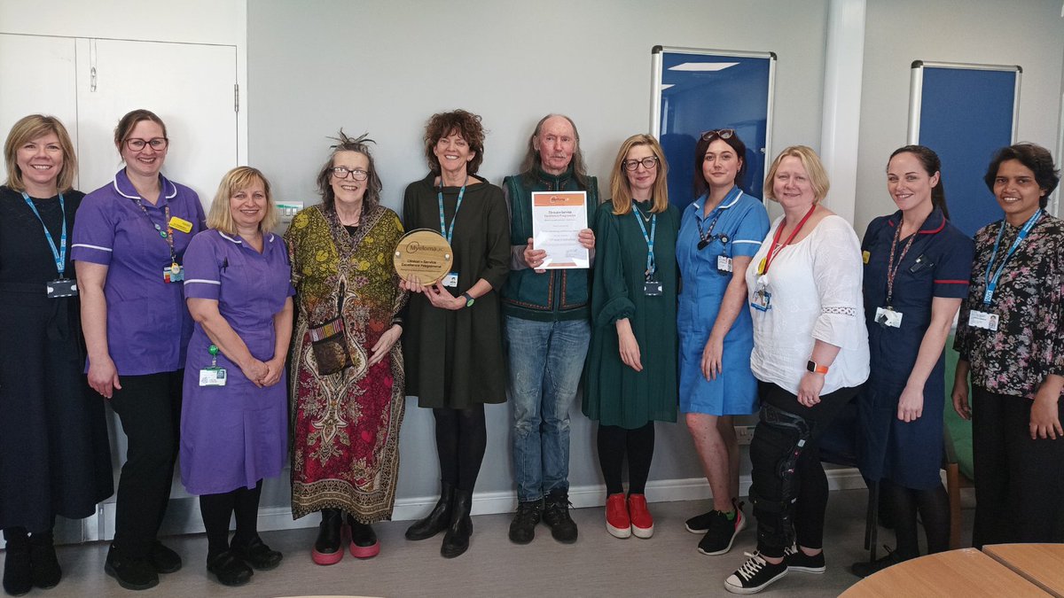 uhbwNHS's tweet photo. Congratulations to the haematology team at Bristol Haematology and Oncology Centre 🏆

The team has received the @MyelomaUK Clinical Service Excellence Programme Award in recognition of the outstanding care and dedication to patients with myeloma.

➡️ https://t.co/PgjtJ53qsy https://t.co/zLprihiIbV
