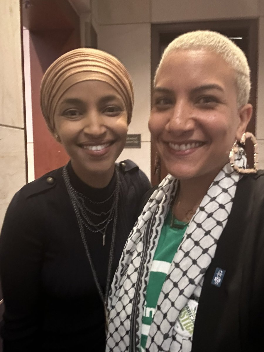 Today at the 420 Unity Day i was honored to introduce @Ilhan as we push to deschedule marijuana! Thank you for your work! #DescheduleNow