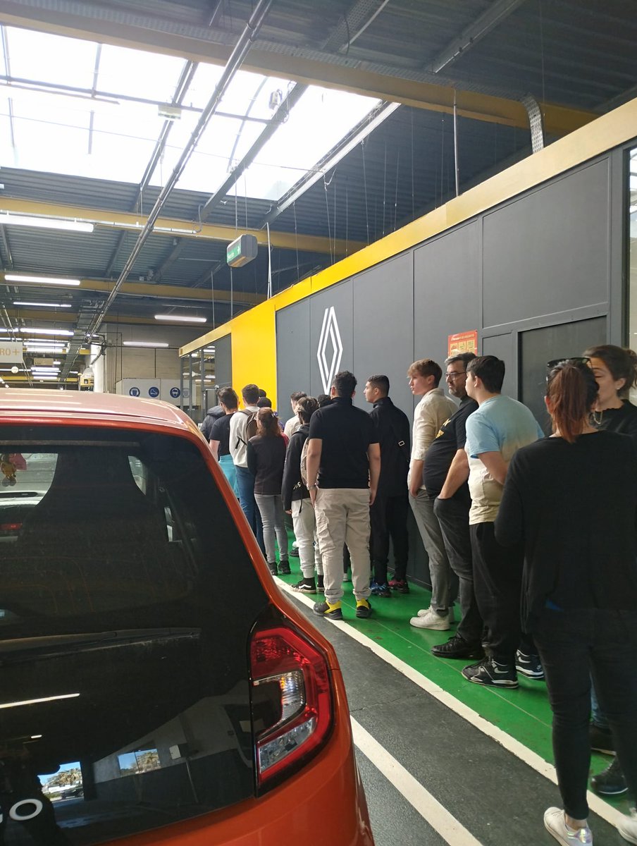 🚨 Plongée chez #RenaultRetailGroup ! 🚘

Nos jeunes de l'IFA Campus Sud des Métiers ont
découvert l'industrie automobile de près. 🚗 
Une opportunité unique pour leur avenir pro. 🚀😀 
Pour plus d'infos : campussuddesmetiers.com/les-formations…..

#CSMLife #CMonFutur #Alternace #formation