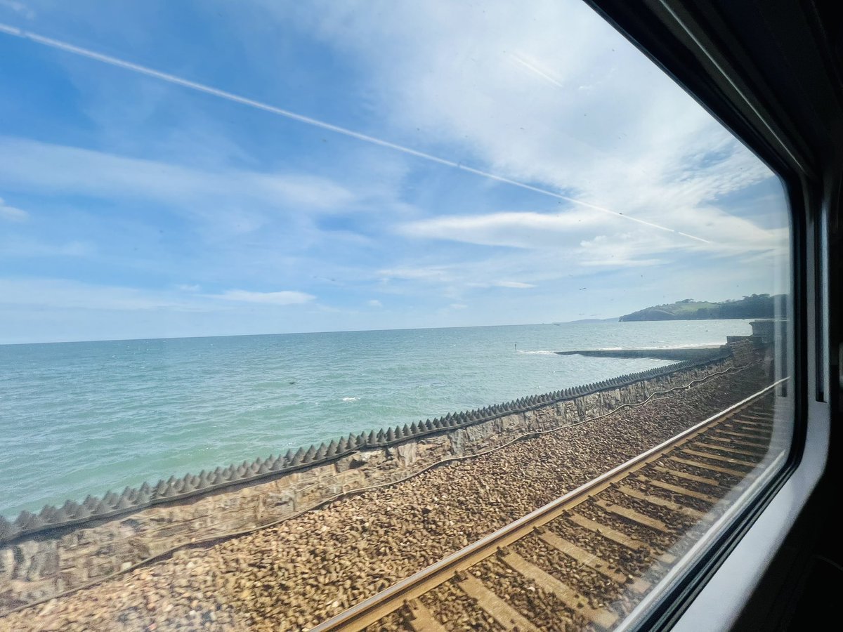 AlexHynes's tweet photo. Dawlish! Having a fabulous journey back to London courtesy of @GWRHelp and @networkrail, ☀️ https://t.co/JfSMgGXDxA