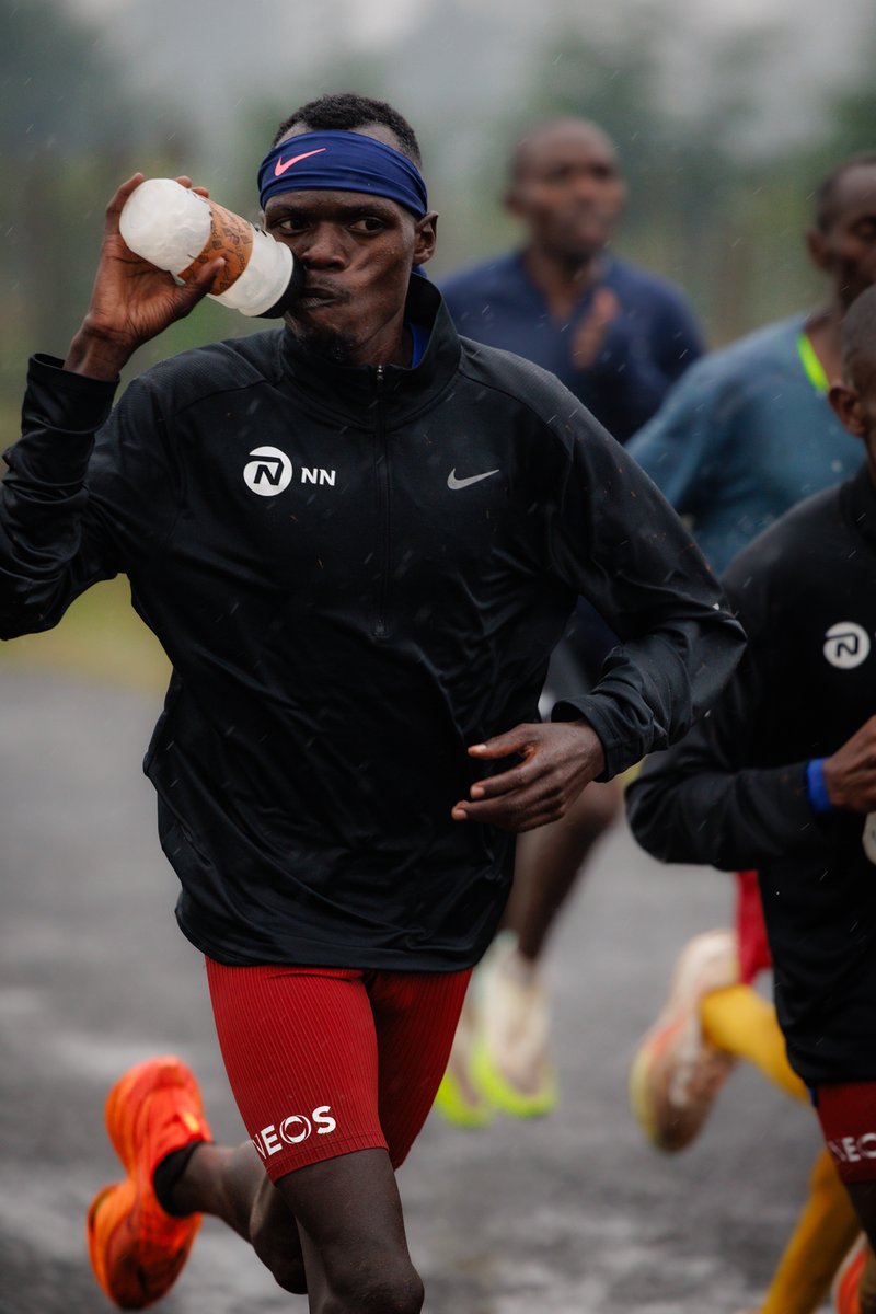 Headband means business 😤🎗 Catch Daniel Mateiko 🇰🇪 at the @LondonMarathon this Sunday! #NNRunningTeam