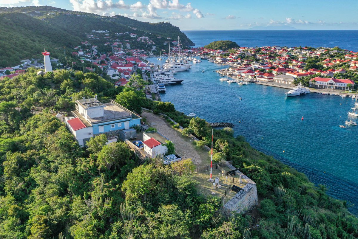 Inrap's tweet photo. [✨#Actu] Sur le site du fort Gustaf III à Gustavia (Saint-Barthélemy), l'Inrap a mené une vaste fouille, notamment des anciens remparts et de la plateforme de la fortification.

En savoir plus 👉 https://t.co/rKmDKuxkJk

@Inrap_ActuNAOM https://t.co/ljAIf6s2yS