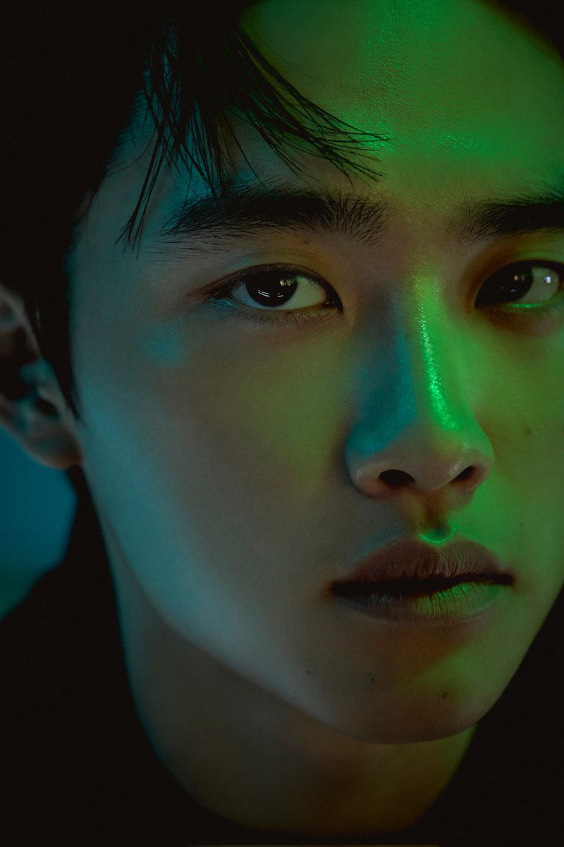 i will always live for kyungsoo's close-up shots! damn look at him serving face!!