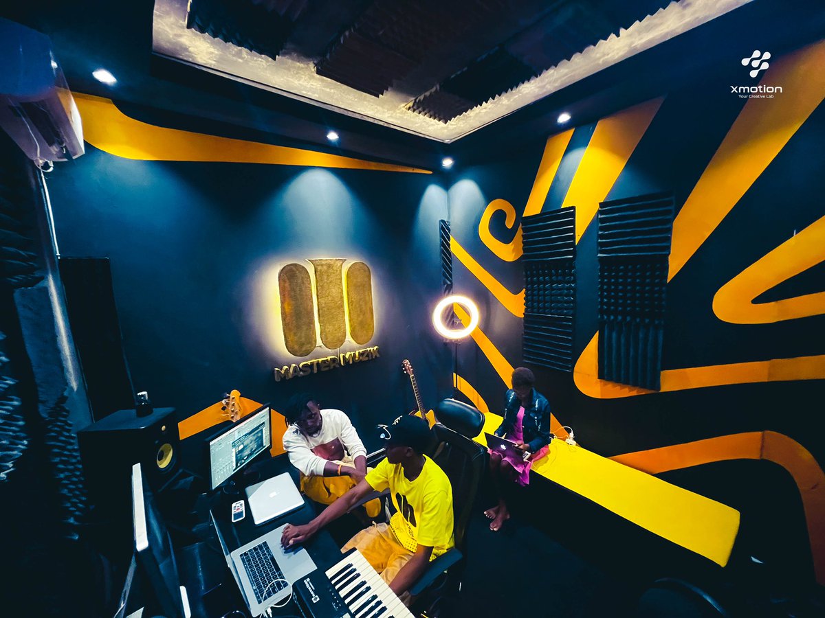 mastermuzikprod's tweet photo. Découvrez les tout nouveaux locaux de MASTER MUZIK RECORDS, icône dans la production phonographique depuis 2016.
📍Retrouvez-nous désormais à Kigobe, Av. Des États-unis, juste à côté de l’ambassade de la Turquie. 
✅Rejoignez-nous pour profiter de nos offres sur mesure.
#LevelUp https://t.co/kLaVYWjQRe