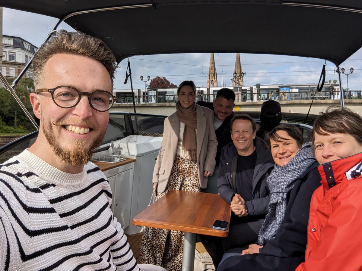 Ça gazouille avec <a href="/batorama/">bat</a> ! 🐦😉

Clin d'œil à <a href="/PoliceNat67/">Police Nationale 67</a> &amp; <a href="/RCSA/">Racing Club de Strasbourg Alsace</a> qui n'ont pas pu nous rejoindre... <a href="/ARTEfr/">ARTE</a>, on arrive !