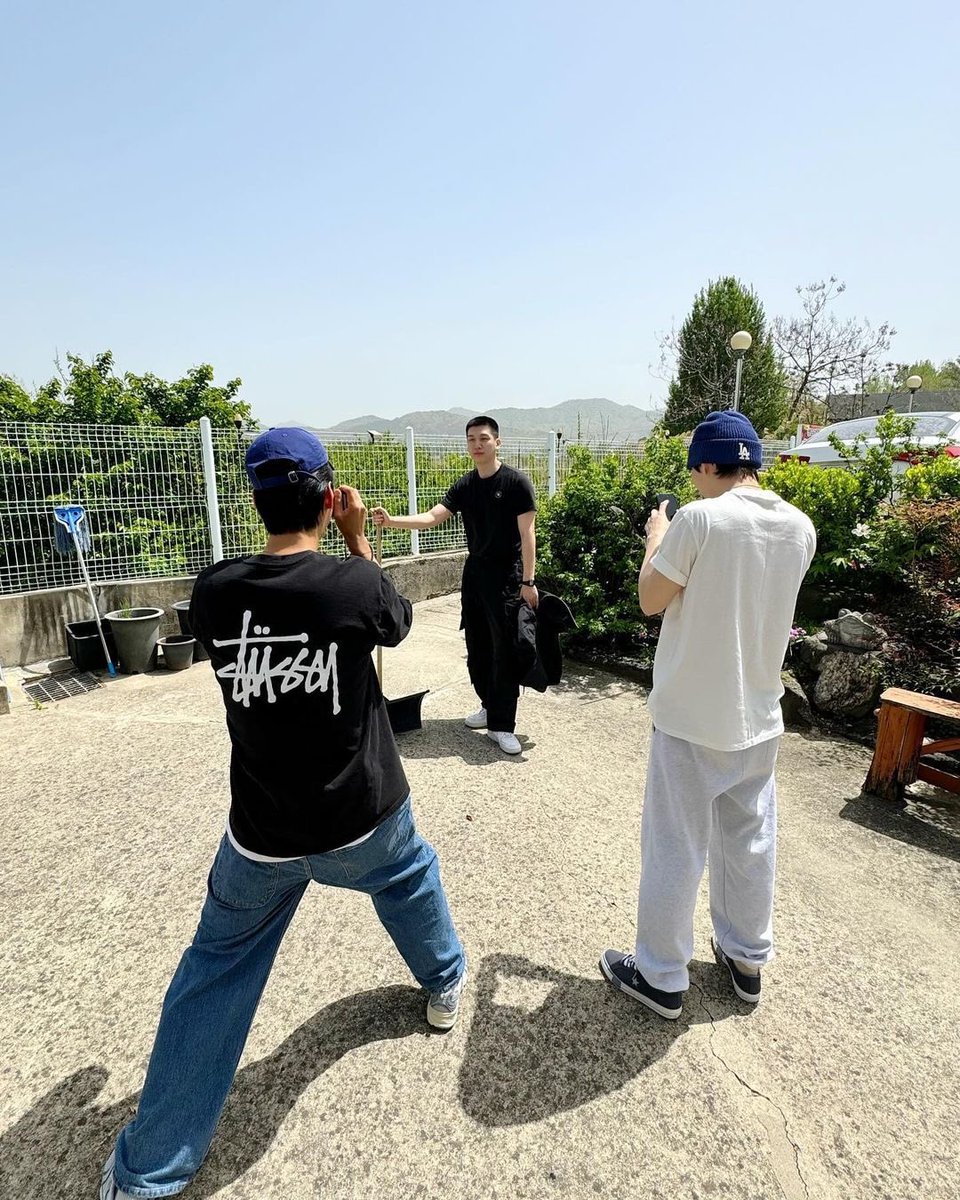 bow6886's tweet photo. นี่คือพ่อแม่ที่กำลังถ่ายรูปลูกชายสุดที่รักของเขา #เลโอเอ็น https://t.co/SmQBvfEukL