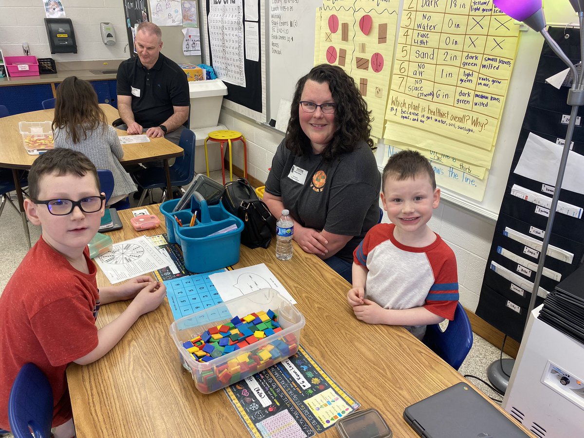 GAME ON! Family Engagement event at Rosemont! Families had a fun filled morning of math games! @MrsBCGreen @vbschools @VBTitleI @lfhodges61 @lasilvervb