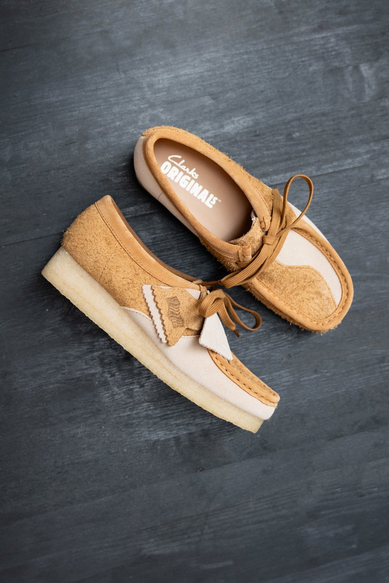 Fresh one from <a href="/ClarksOriginals/">Clarks Originals</a> !
Clarks Wallabee Mid Tan Combination
Now instore and online !

shoezgallery.com/fr/p21007-wall…