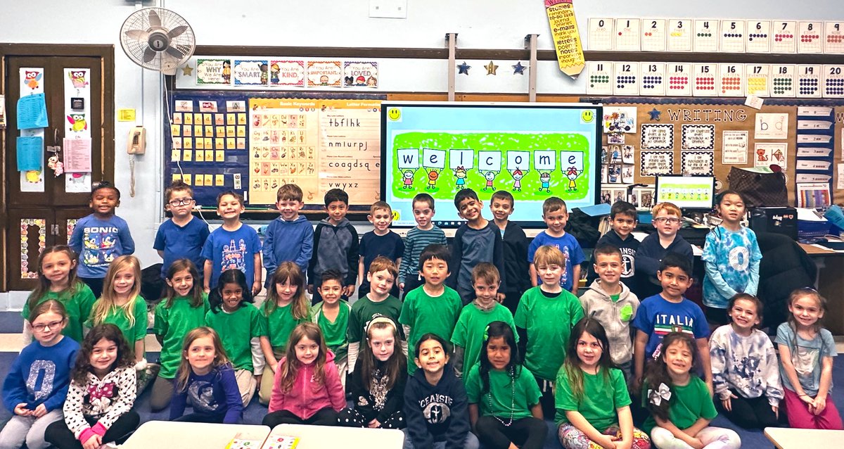 bcipriano6's tweet photo. The best day visiting our pen pals in Oceanside! 💙💚 Thank you @Maria_Nulty’s class for showing us around your school  ⚓️🐸 @CherryLaneCP1 https://t.co/3jmyILHKU8