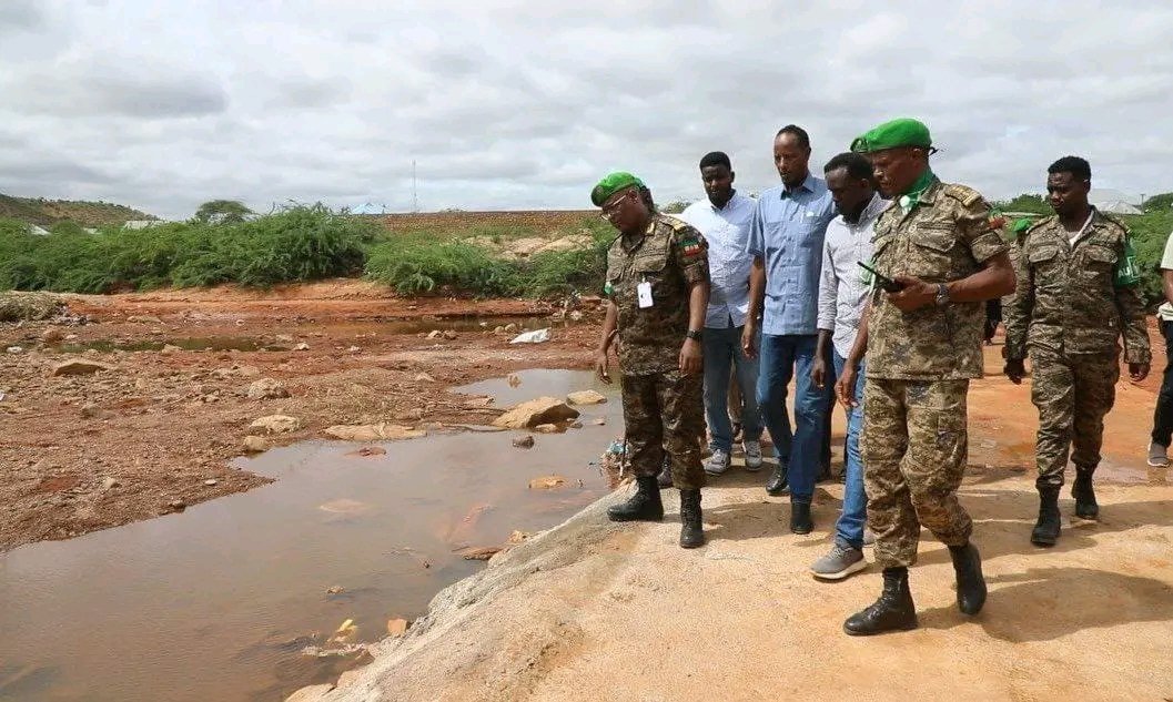 #ENDF  🇪🇹
Members of the 44th Motorized Battalion in #Somalia's Sector 3 handed over the Ford road bridge they built at a cost of US$11,710 to the Gerbehare City Administration. @SomEthiopian @Somaalilanders @BashirHashiysf @AnalystSomalia @EmudyMoody @Sabi92409431