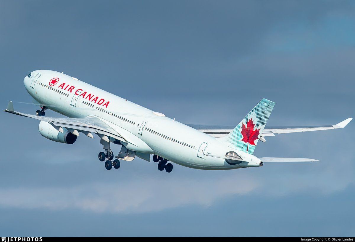 An Air Canada A330 departing Paris. jetphotos.com/photo/11303922 © Olivier Landes