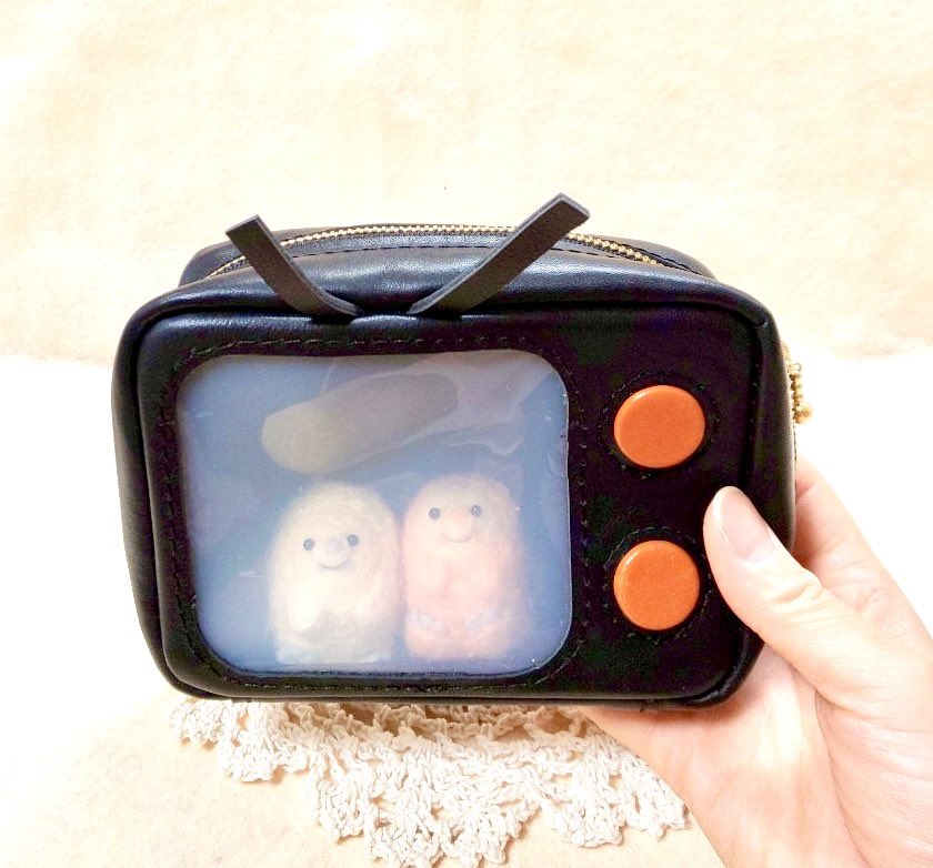 Ochakura707's tweet photo. TVアイコンのポーチ！
推しキャラを詰めれば、TVに出ているようになります！
推し活にいかがでしょう？？
#推し活グッズ博 #レザー #ポーチ https://t.co/qOOdDITGpu