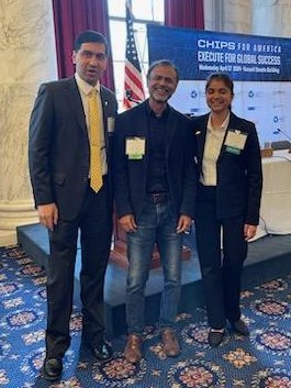 Big news from #CHIPSforAmerica Summit! Tanvi Sharma & Prof. Kaushik were front and center, representing the NRL with Tanvi's captivating presentation. And guess what? They met @PurdueECE's Prof. Vijay Raghunathan who is the the VP for Global Partnerships & Programs!