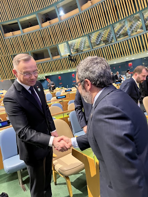 Delighted to meet with President @AndrzejDuda at #UNGASustainabilityWeek. @UNOPS recently opened up our office in Poland and we are excited about the opportunity to expand our partnership to better serve communities in need. Looking forward to future collaborations.