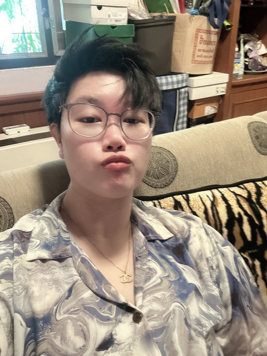 92 งับ INFJ / สูง163 คุยได้นะคะ ฉีดยาแล้วค่ะ ชอบหมาค้าบ เป็นไอ่โบ้ด้วยค้าบ