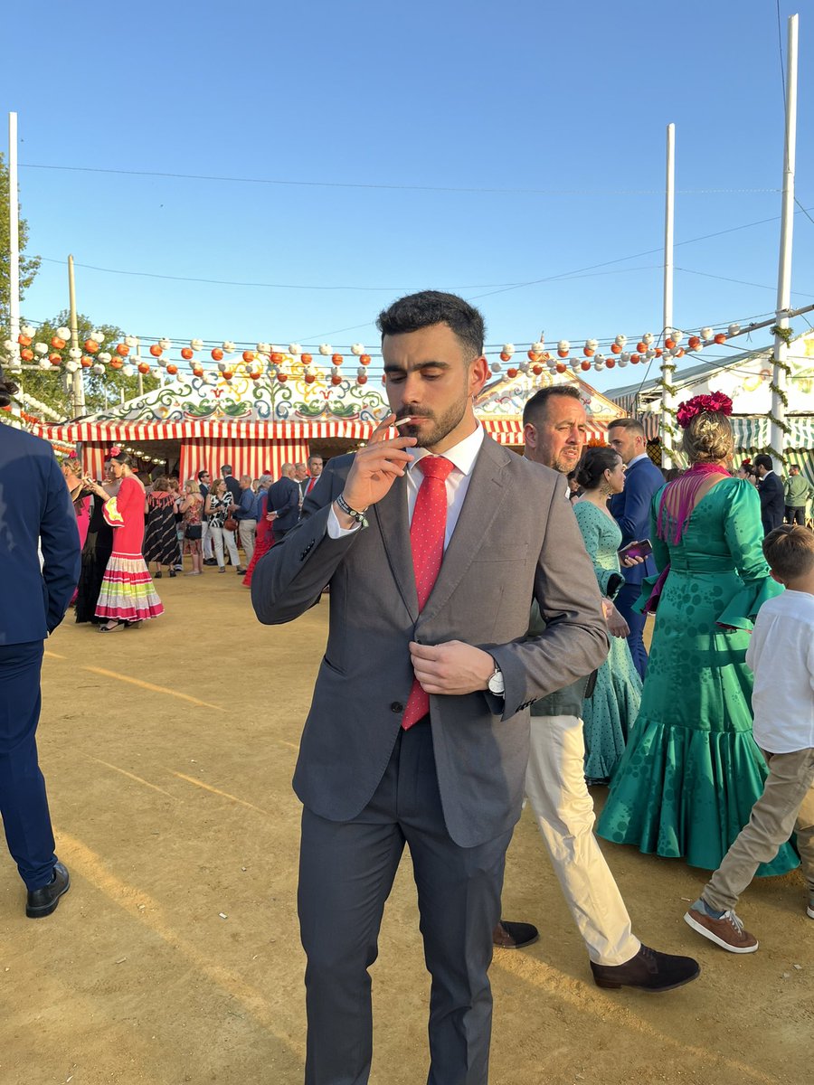 pabloovz23's tweet photo. Un poquito de la feria 🎡 💃🏻❤️ https://t.co/ckQv8jqc8I
