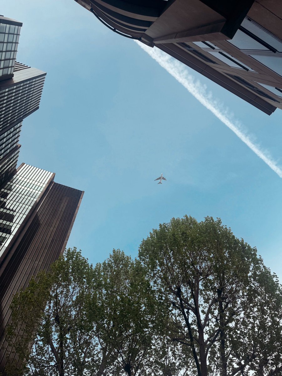 Always look up. 

#streetphotography #sky #metalbird #london #iphonography