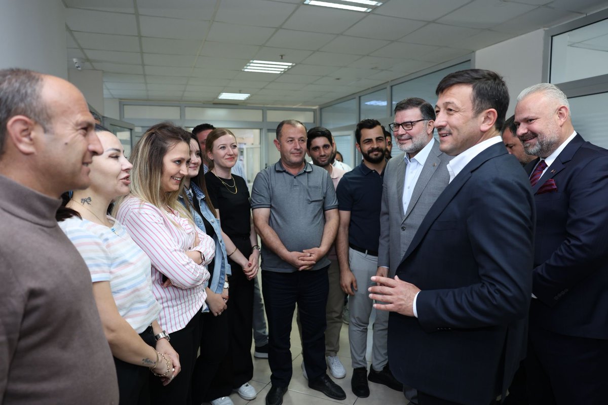 Menemen Belediye Başkanı Aydın Pehlivan’ı ziyaret ettik. Eser ve hizmetleriyle örnek çalışmalara imza atan başkanımıza yeni dönemde de başarılar diliyorum.