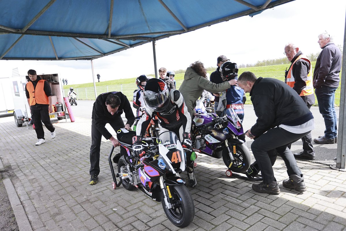 Action day for th #MiniGP Netherlands Series in Assen is officially done and dusted after two amazing races on track with an identical Top 3!!! 🤩 🇳🇱 

These are the results in R1 & R2!

🥇 Casper Pennings
🥈 Douwe Douma
🥉 Milan Hunneman

#RoadToMotoGP 🏁 #MiniGP