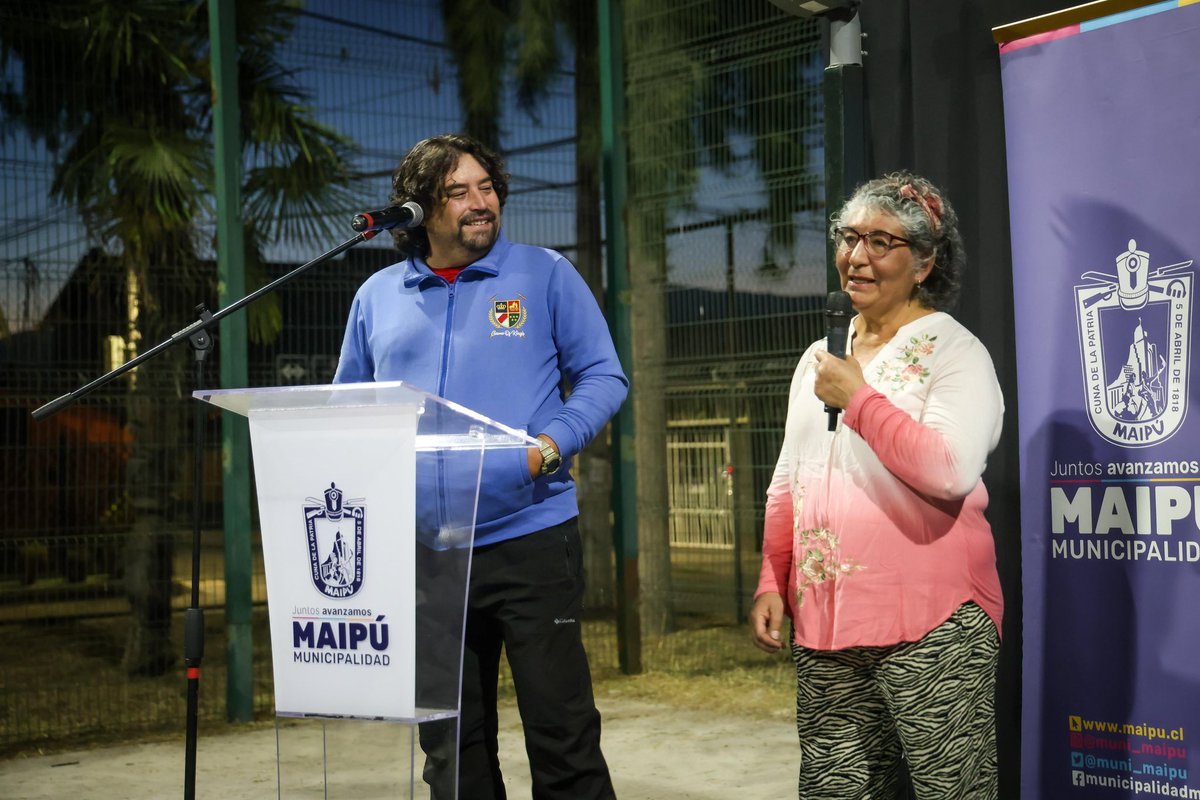 Inauguramos 140 luminarias que beneficiarán a 4.000 vecinos y vecinas en las villas San Luis III y La Hacienda 💡Estas nuevas luminarias LED, financiadas por @SubPrevDelito, iluminan más que las antiguas de sodio y permitirán aumentar la seguridad en el sector 🙌 #JuntosAvanzamos