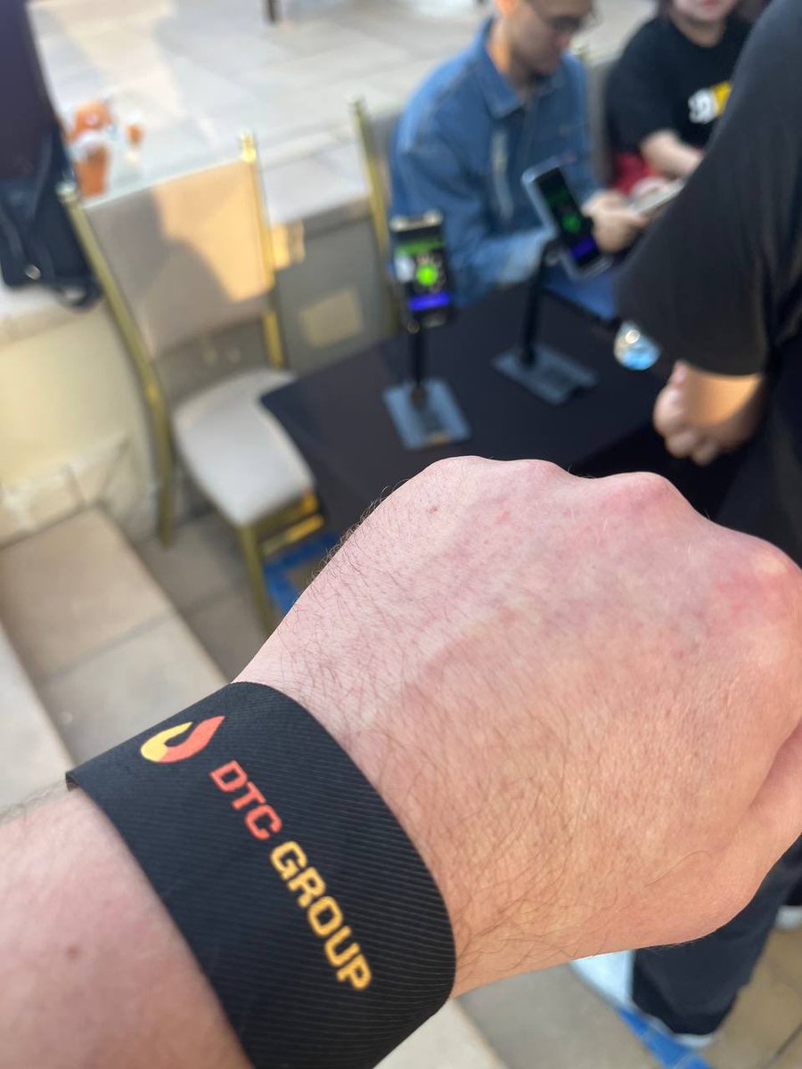 Dubai Blockchain Night has started! Check out the AN1-powered @DTCGroup_ wristband and join us on this awesome phygital journey!