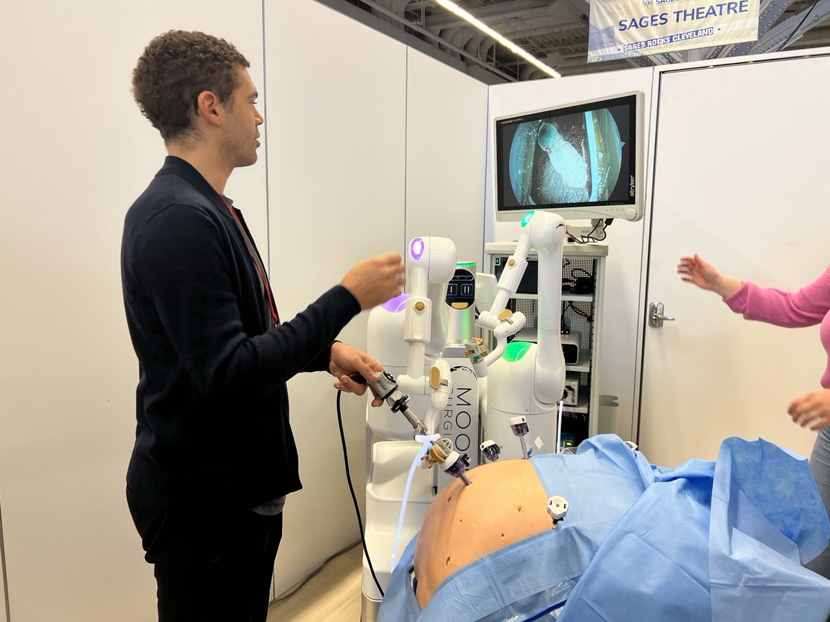 MoonSurg's tweet photo. Dr. Cadiere taking Maestro for a spin at #sages2024  

If you haven’t yet come by tech suite 15 to see what #inspiredsurgery is all about. https://t.co/NQjYdTvxTO