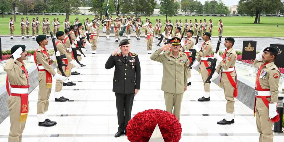 H.E General Metin Gürak, Chief of Turkish General Staff was received by COAS General Syed Asim Munir at GHQ today. Genelkurmay Başkanı Orgeneral Metin Gürak, bugün Pakistan Genelkurmay Başkanı Orgeneral Seyyid Asım Münir tarafından Genelkurmay Karargahında kabul edildi.