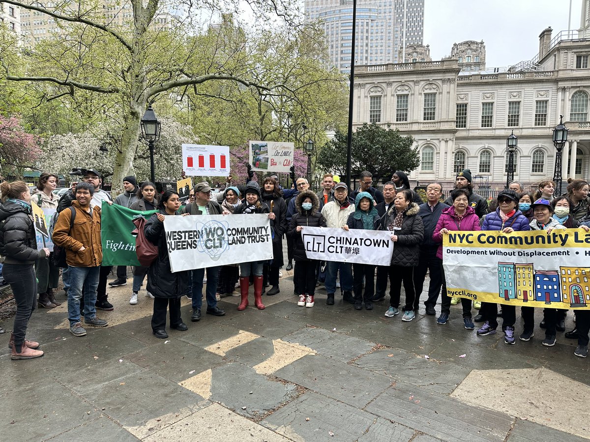 We’re kicking things off at City Hall Park. Rain can’t stop New Yorkers from showing up for housing justice! #CLTsForNYC