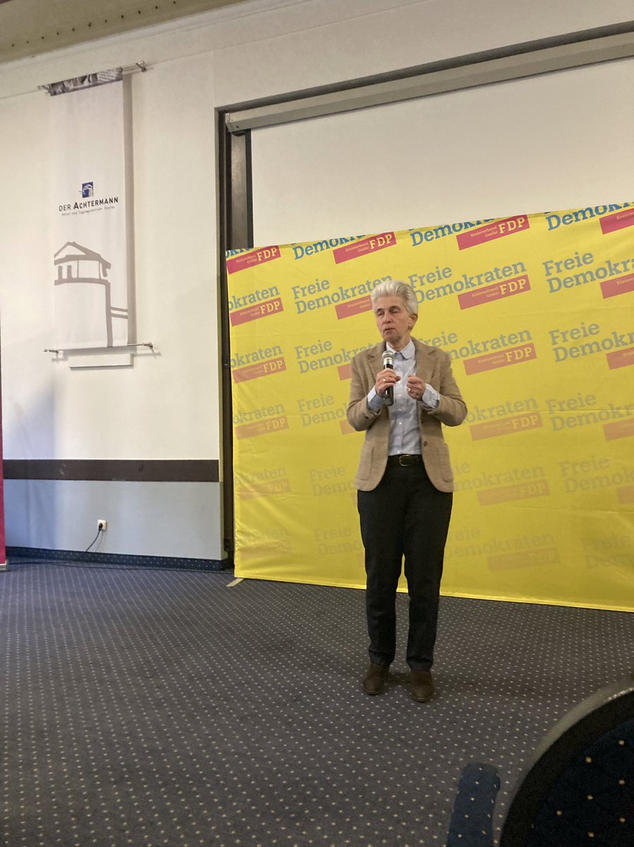Heute Wahlkampf mit <a href="/MAStrackZi/">Marie-Agnes Strack-Zimmermann</a>  in Goslar flammende Rede zu Europa