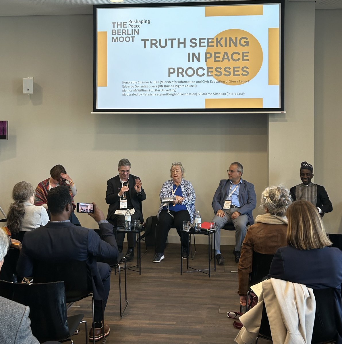 How do societies come to terms with their violent past? At today's panel event at #TheBerlinMoot, speakers talked about how transitional justice processes are crucial for peace & fostering inclusive societies, highlighting cases in #NorthernIreland, #SierraLeone & #SouthAfrica.