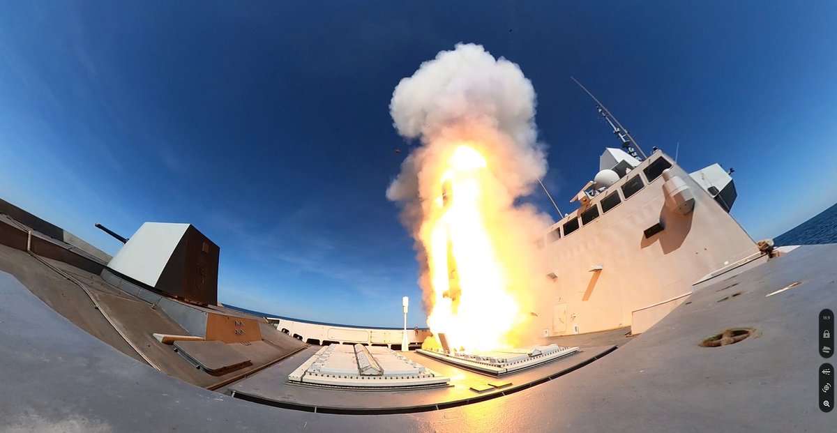 MarineNationale's tweet photo. #PrépaOPS | La FREMM Aquitaine et un SNA de type Suffren viennent de conduire avec succès le 1er double tir simultané du MdCN
✅ traitement d’1 cible terrestre dans la profondeur
✅ synchronisation des séquences de tir
✅ confirmation de son emploi en contexte opérationnel https://t.co/vJxZDoonvS