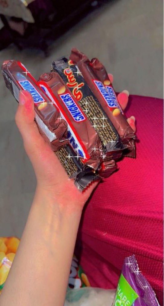 Who like to eat choclates Snickers the best taste ever. Good evening.