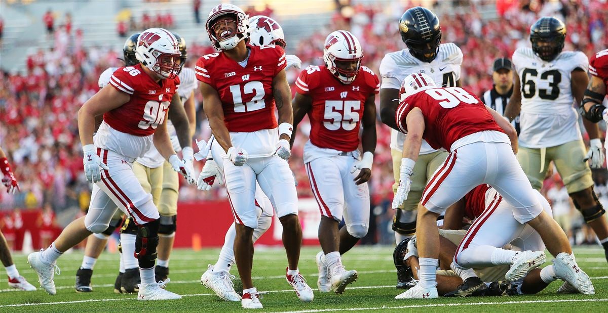 Don't forget about the name Max Lofy. 

After missing all of last season with an injury, the senior has come back and is playing the ball of his career IMO.

Getting plenty of work with the 1's in the slot. 

#Badgers