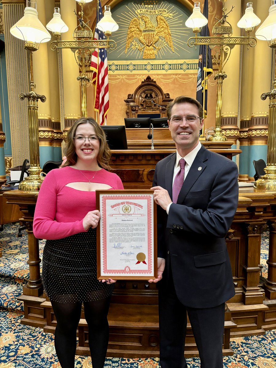 Please join me in thanking our @WesternMichU Capital Internship Program spring intern Madalyn for all her hard work this semester! She has been a great asset to our team, and we will miss her!