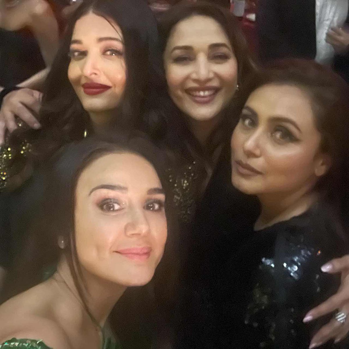 RAMP beauties 😍💓

#RaniMukherjee #AishwaryaRai #MadhuriDixit #PreityZinta