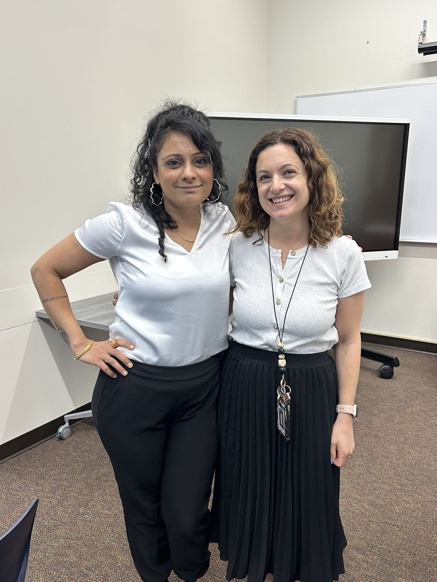 When @RajakaurJCPS and I are twinning at the new CPL, we have to document it :) Great minds think alike.