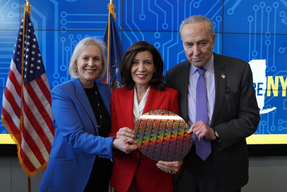 Thanks to the CHIPS and Science Act, Micron is receiving a $6.1 billion grant to build computer chip manufacturing plants, including a massive complex near Syracuse. The future of high-tech manufacturing is taking shape in Central New York! syracuse.com/business/2024/…