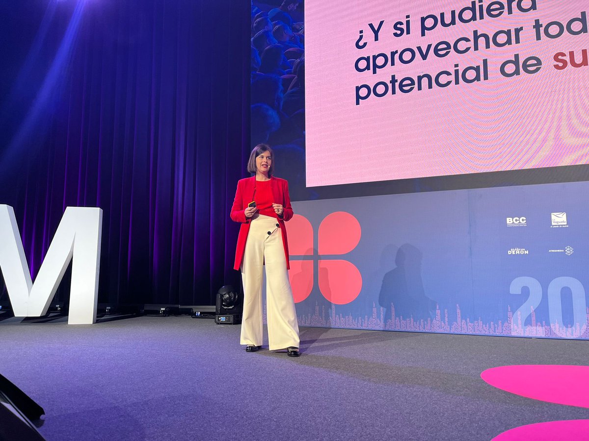 ESICBarcelona's tweet photo. "Un ejemplo: @Gucci, para poder dar armonía de marca al diálogo con sus clientes, utilizó la tecnología Einstein Copilot, un asistente conversacional basado en #IA" María Ángeles Santos, Regional Vicepresident @salesforce #HEMESIC https://t.co/VvFQiyy43R