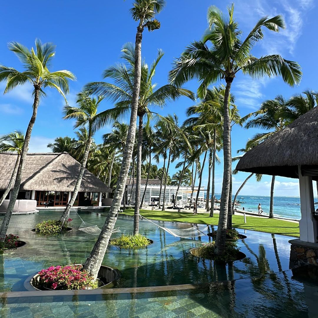 Paradise found at #ConstanceBelleMarePlage. 🏖️ Dive into luxury, soak up the sun, and indulge in blissful #relaxation. Book now and make your dream #getaway a reality: bit.ly/3PZ2T44 📸IG: marie__gabrielle #ConstanceHotels #Mauritius