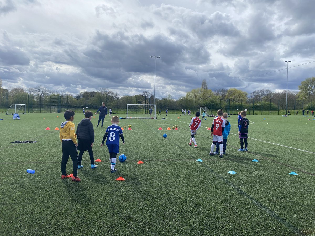 🐣 Easter Courses 2024 🪺 🐣 A fantastic couple of weeks at our Easter Multi-Sports Camp at Old Bexley Primary School and Football Camp at Danson Sports FC! 🪺 🐰 A fantastic turnout, with 70+ children in attendance across both weeks! 🐣 #C4F #EasterHolidays