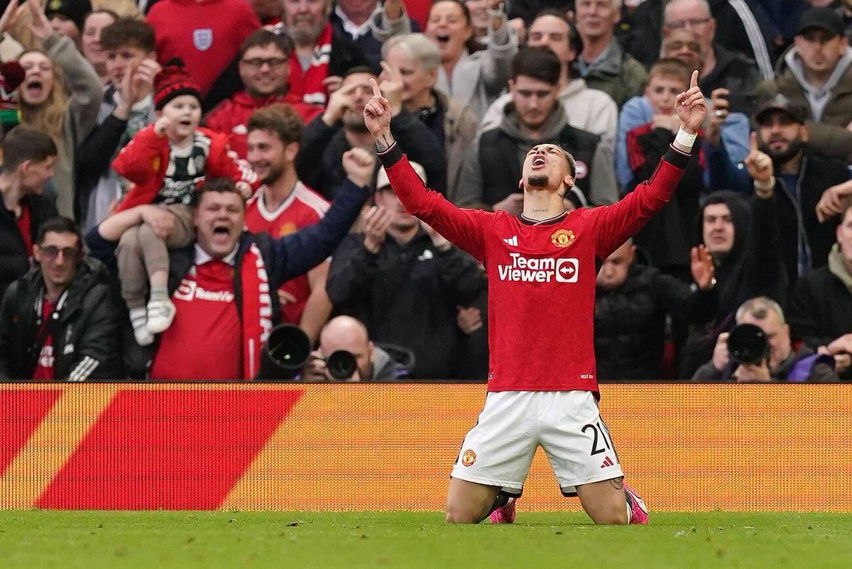 🚨🗣️ Antony: 'We know how important the FA Cup is, and it's really important for us and the fans to win this trophy. We are very grateful to the fans for their support every game. We owe this trophy to them .' #MUFC