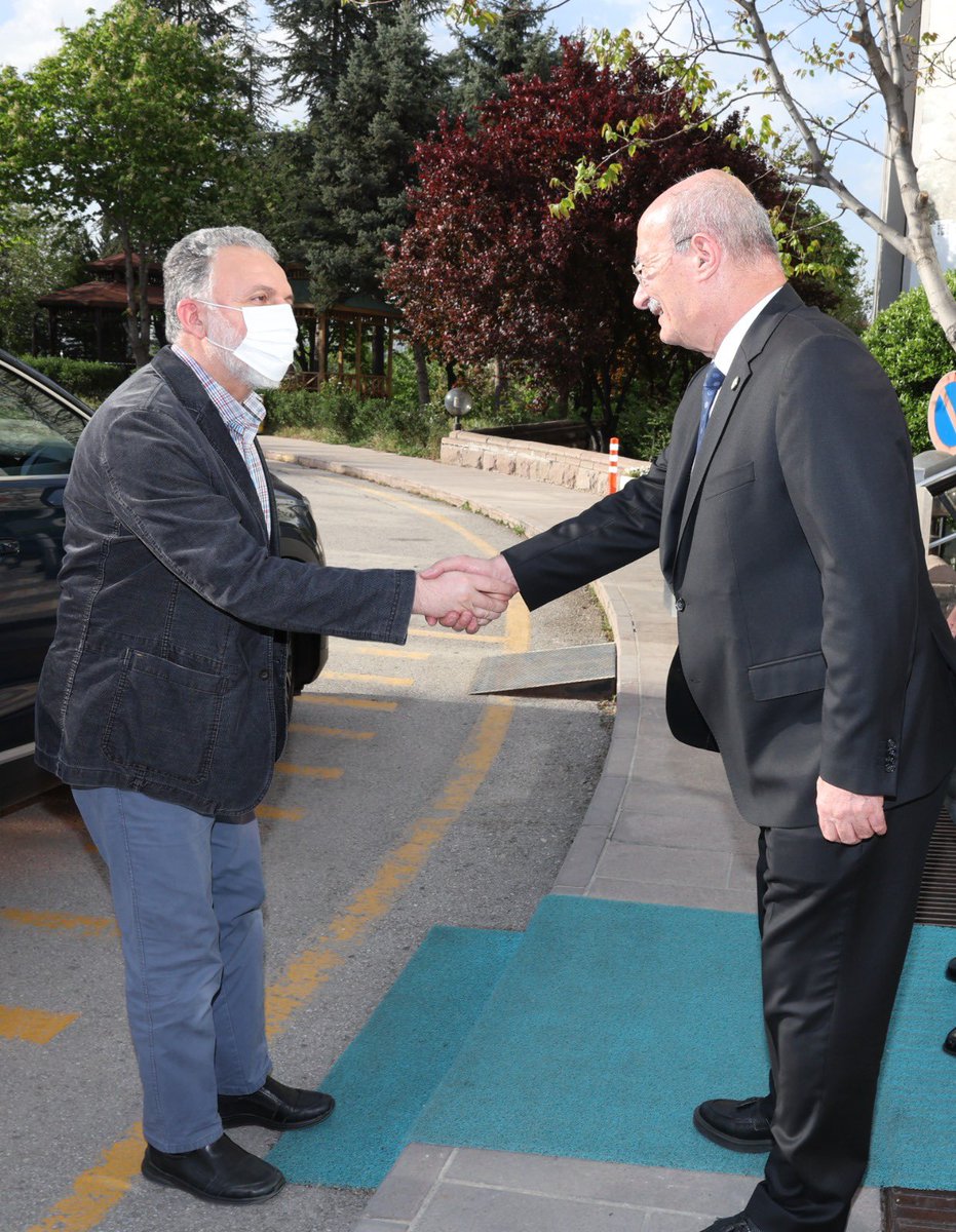 Lokman Hekim Üniversitesi Mütevelli Heyet Başkanı Dr. Sayın Mehmet Altuğ ve Mütevelli Heyeti Üyesi ve Rektörü Prof. Dr. Sayın Fatih Gültekin’i, odamızda Yönetim Kurulu Üyemiz Sayın Yasin Özyolu ile birlikte konuk ettik. Nazik ziyaretleri için teşekkür ederim. @lokmanhekimuni